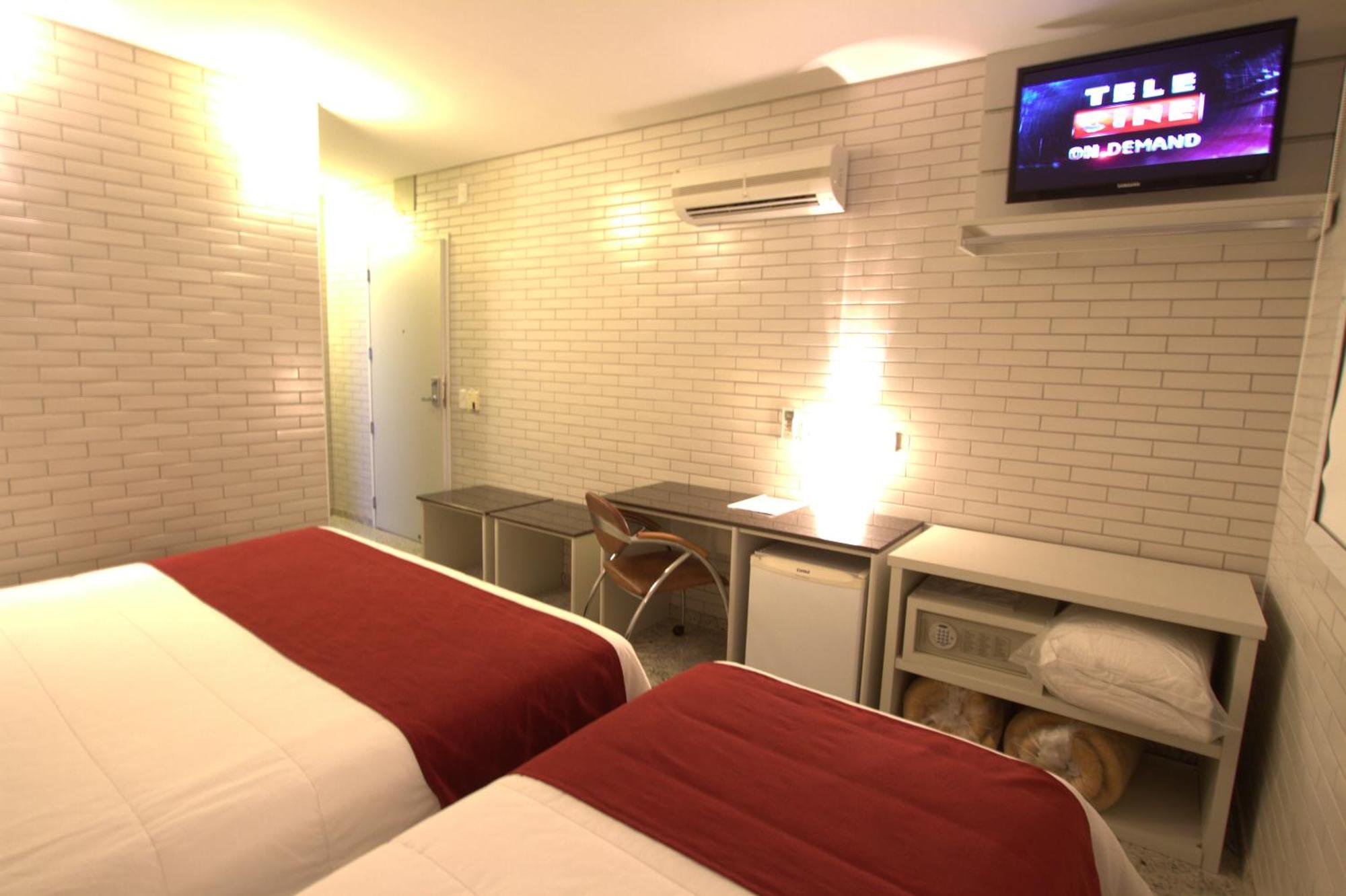 Hotel Confiance Batel Curitiba Quarto foto
